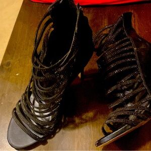 Black glittery stilleto shoes